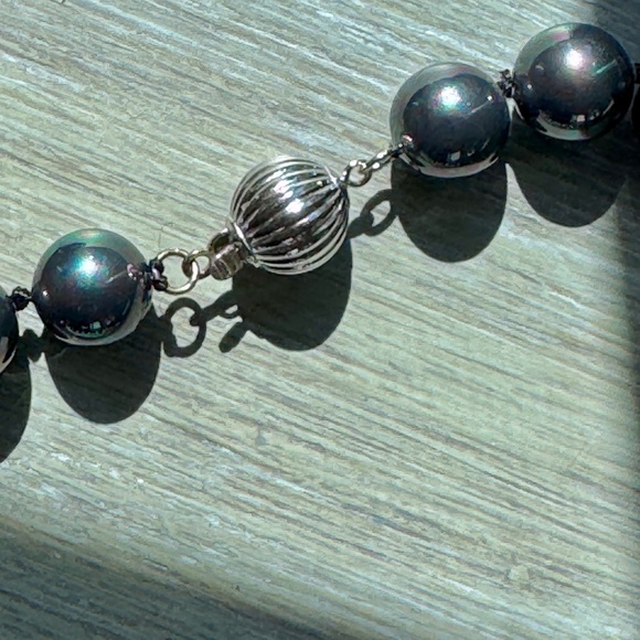 NWT Genuine Gray / Blue Shell Pearl Necklace & Sterling Silver Earrings Set - Picture 4 of 8